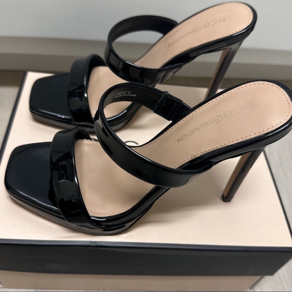 Black BCBG heels size 7 - Picture 2 of 4